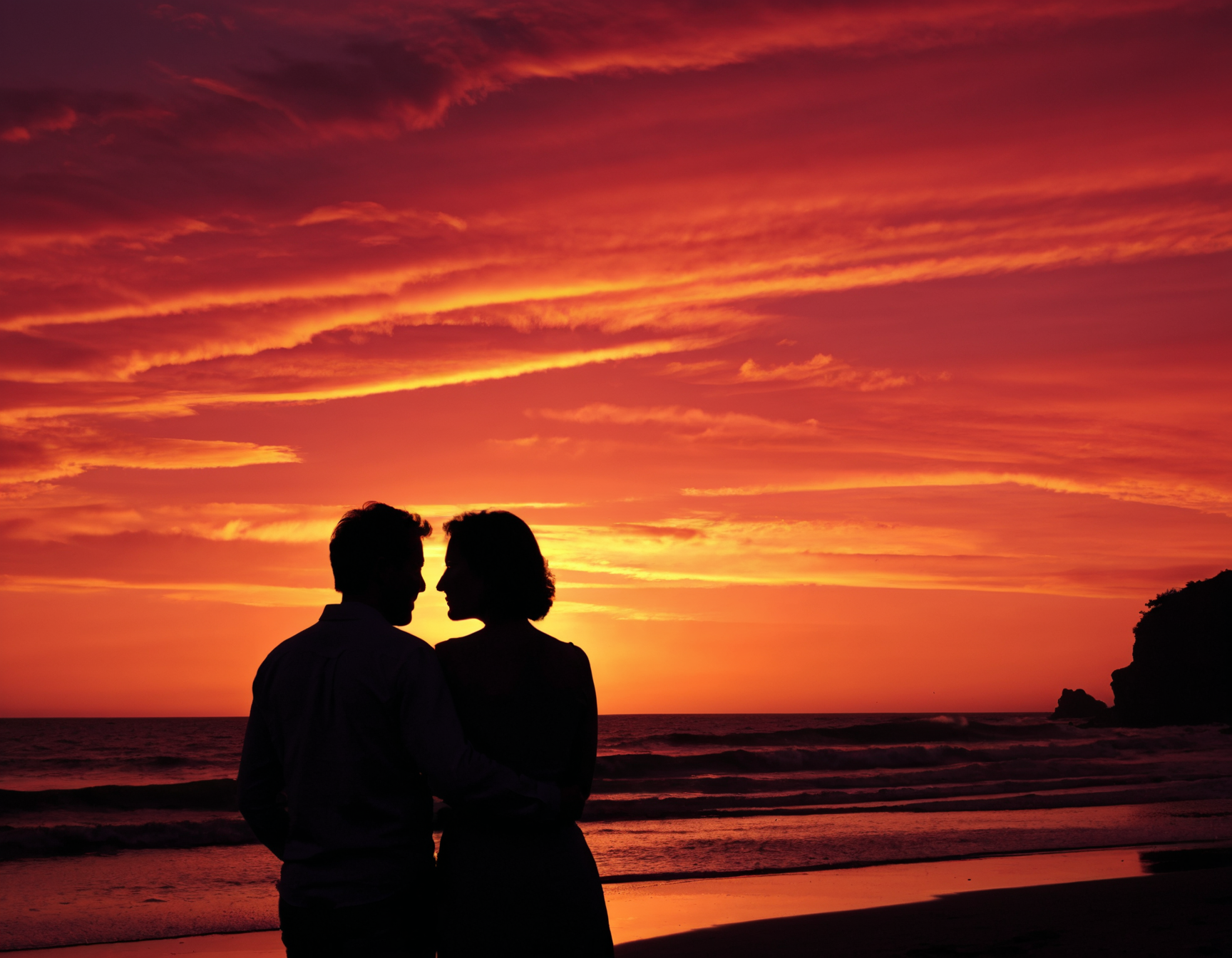 pw07240119240119203017_Couple watching sunrise silhouetted against vibrant _01069_.png